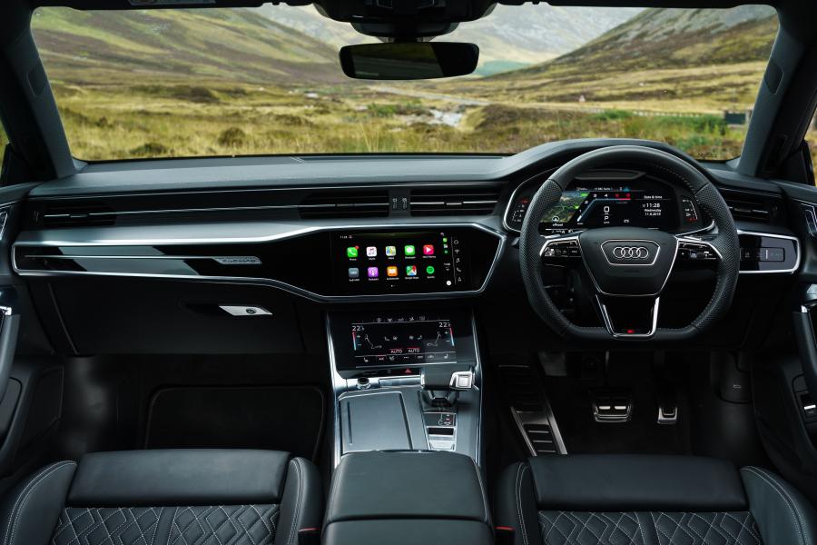 Торпедо Audi S7 Sportback TDI 2019 года  (UK) (фото 16 из 41)